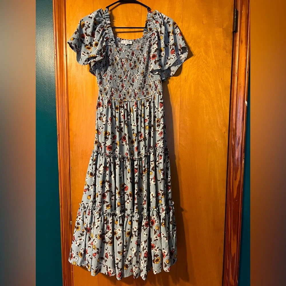Floral Smocked Dress - Picture 2 of 3